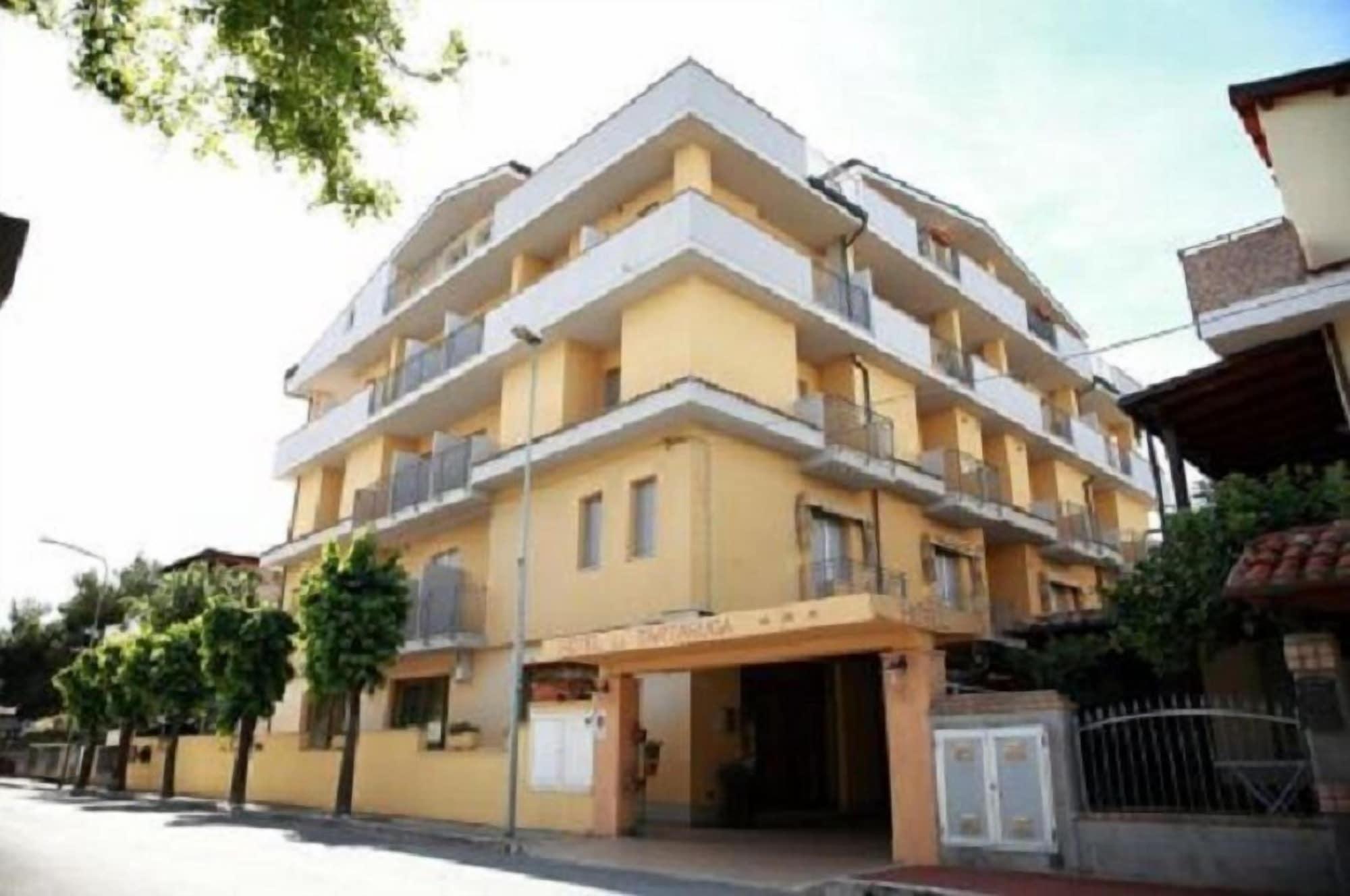 Vista Exterior Hotel La Tartaruga