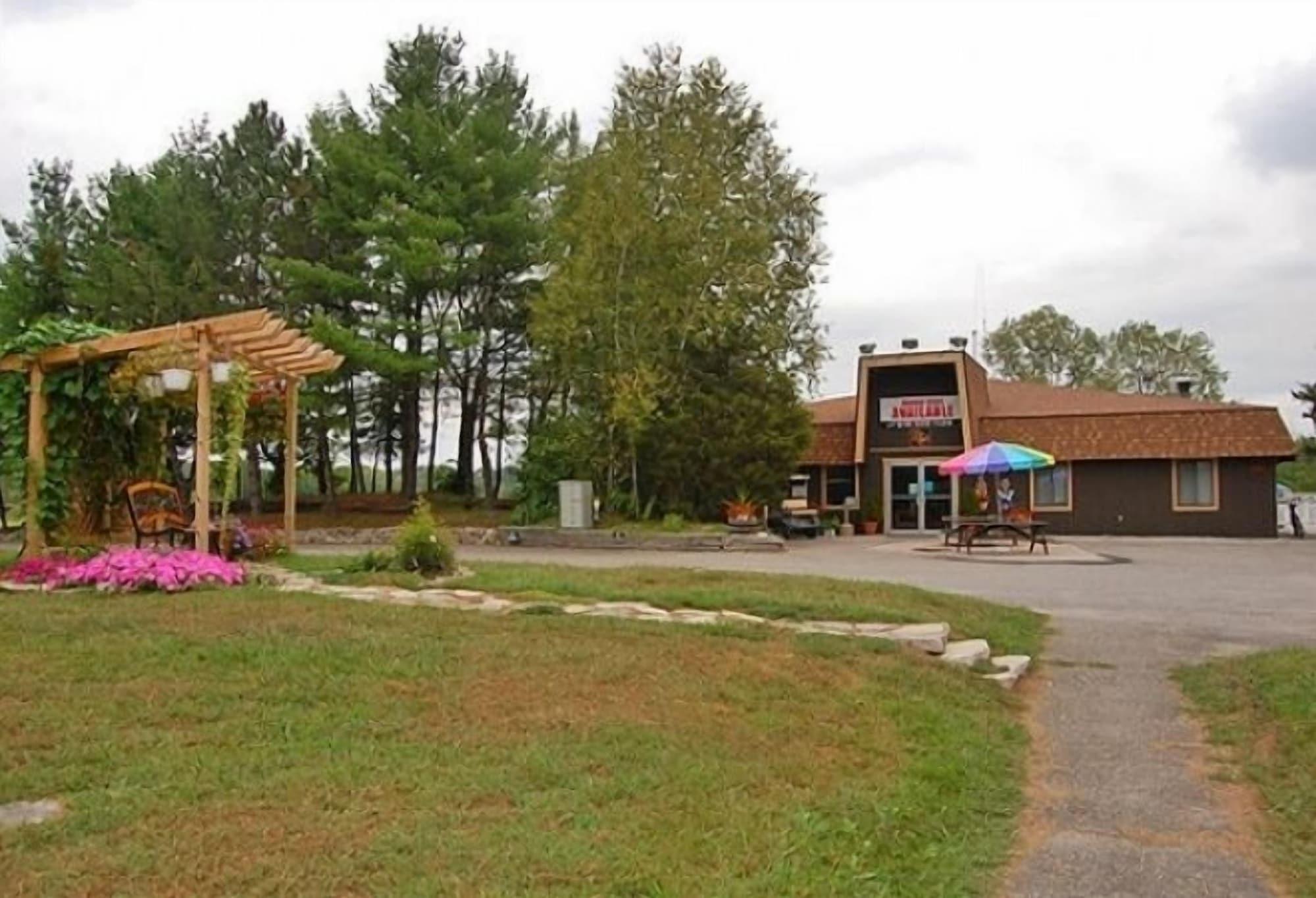 Vista Exterior St Clair RV Resort