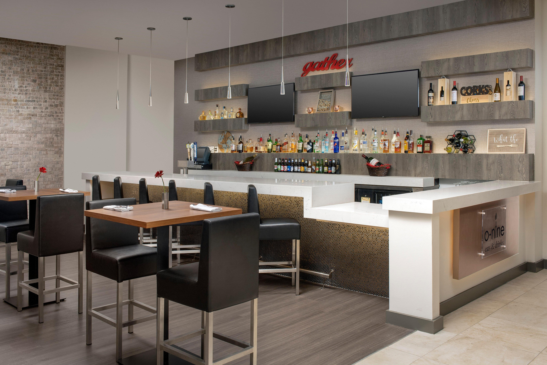 Bar/Salón Crowne Plaza San Antonio Airport by IHG