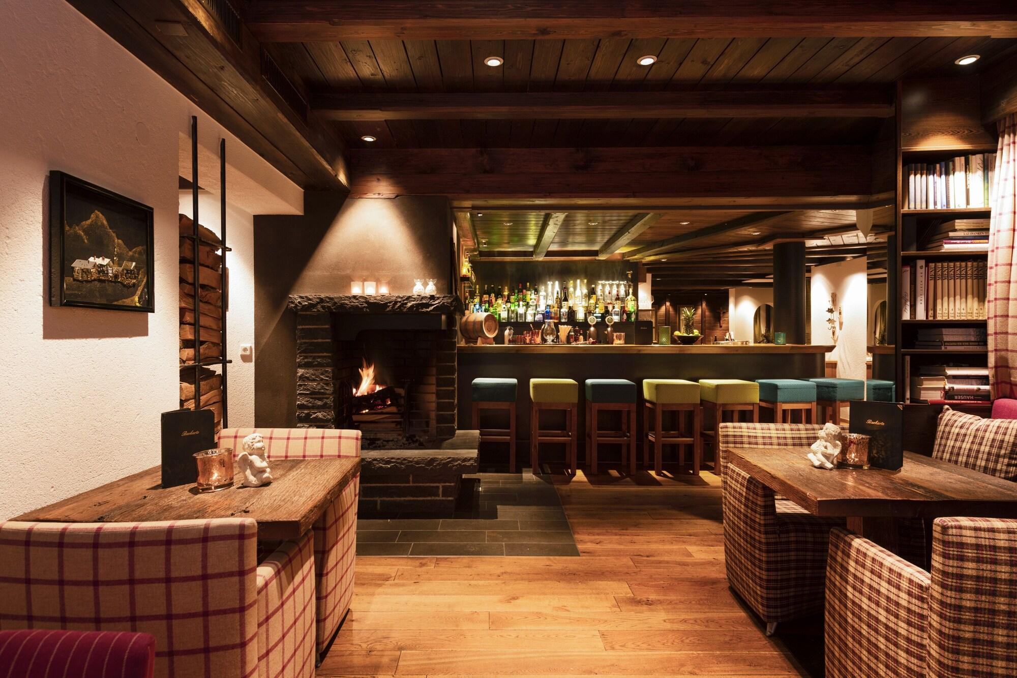 Bar/Salón Hotel Sandhof