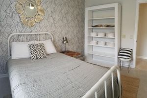 Alquiler Vacacional - Renovated 3BR/2 BA Home in Summerville SC, Large Kitchen, Fenced In BackYard