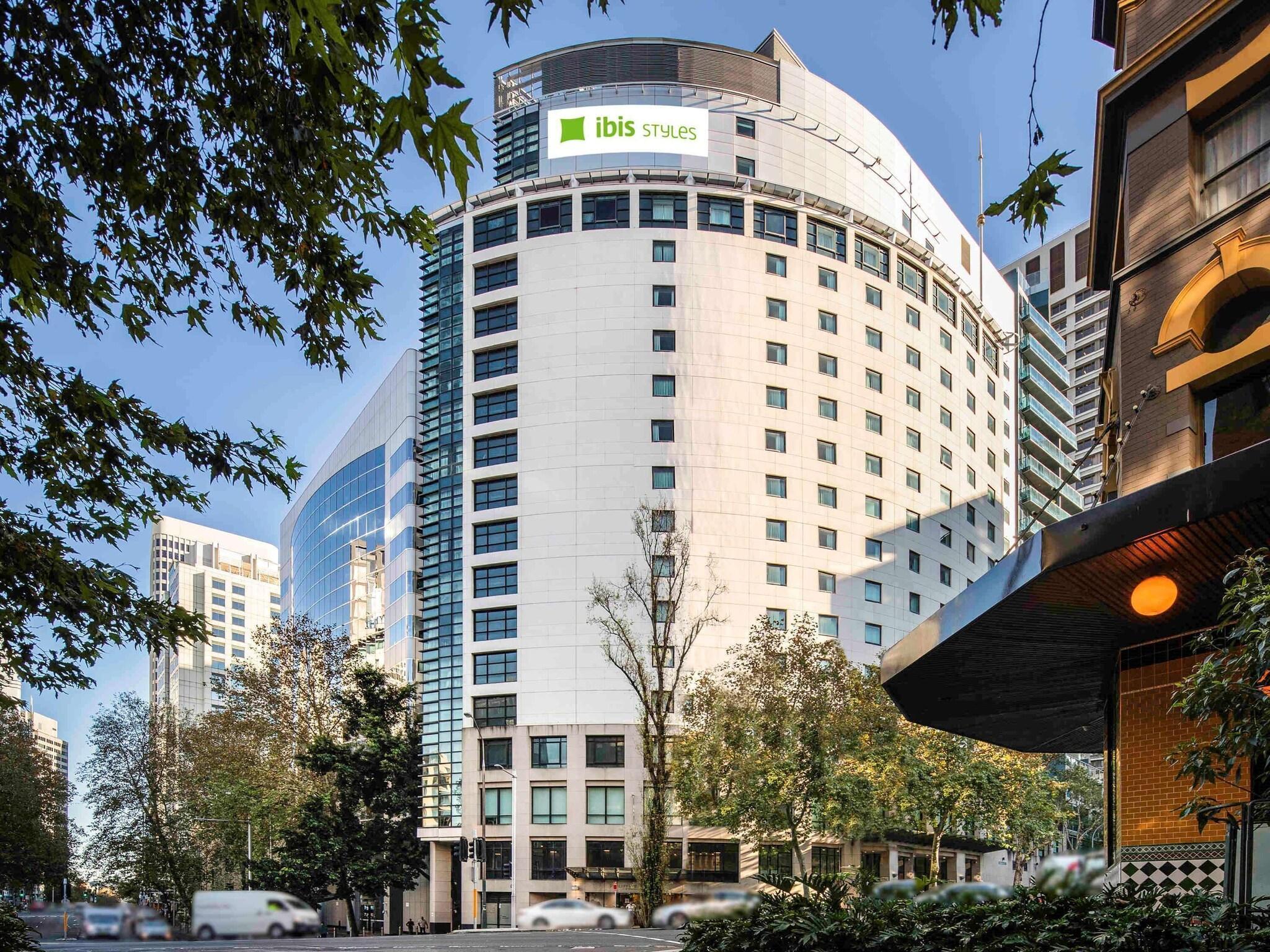 Vista Exterior ibis Styles Sydney Central
