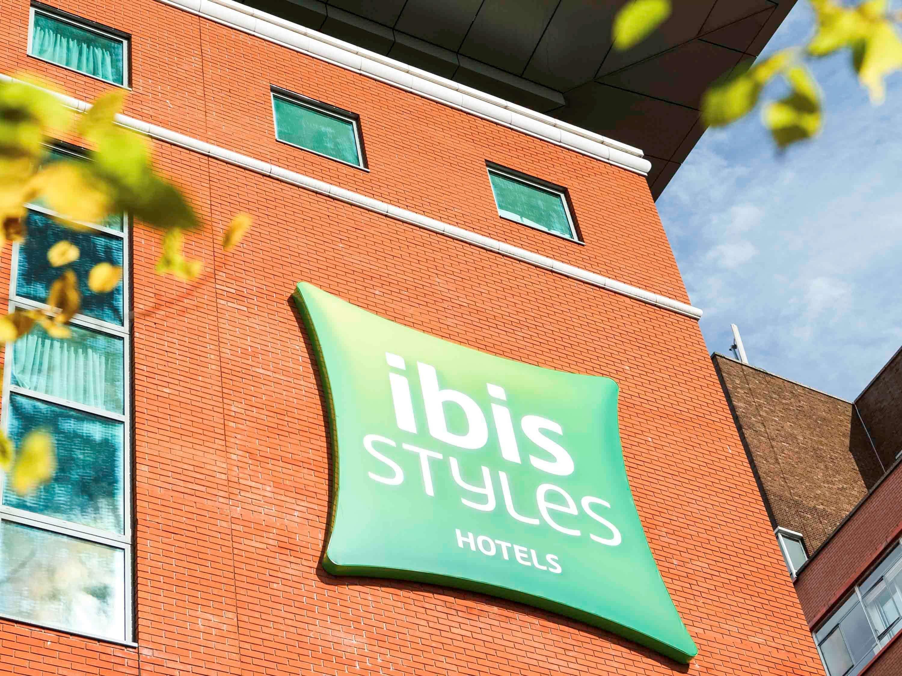 Vista Exterior ibis Styles Birmingham Centre