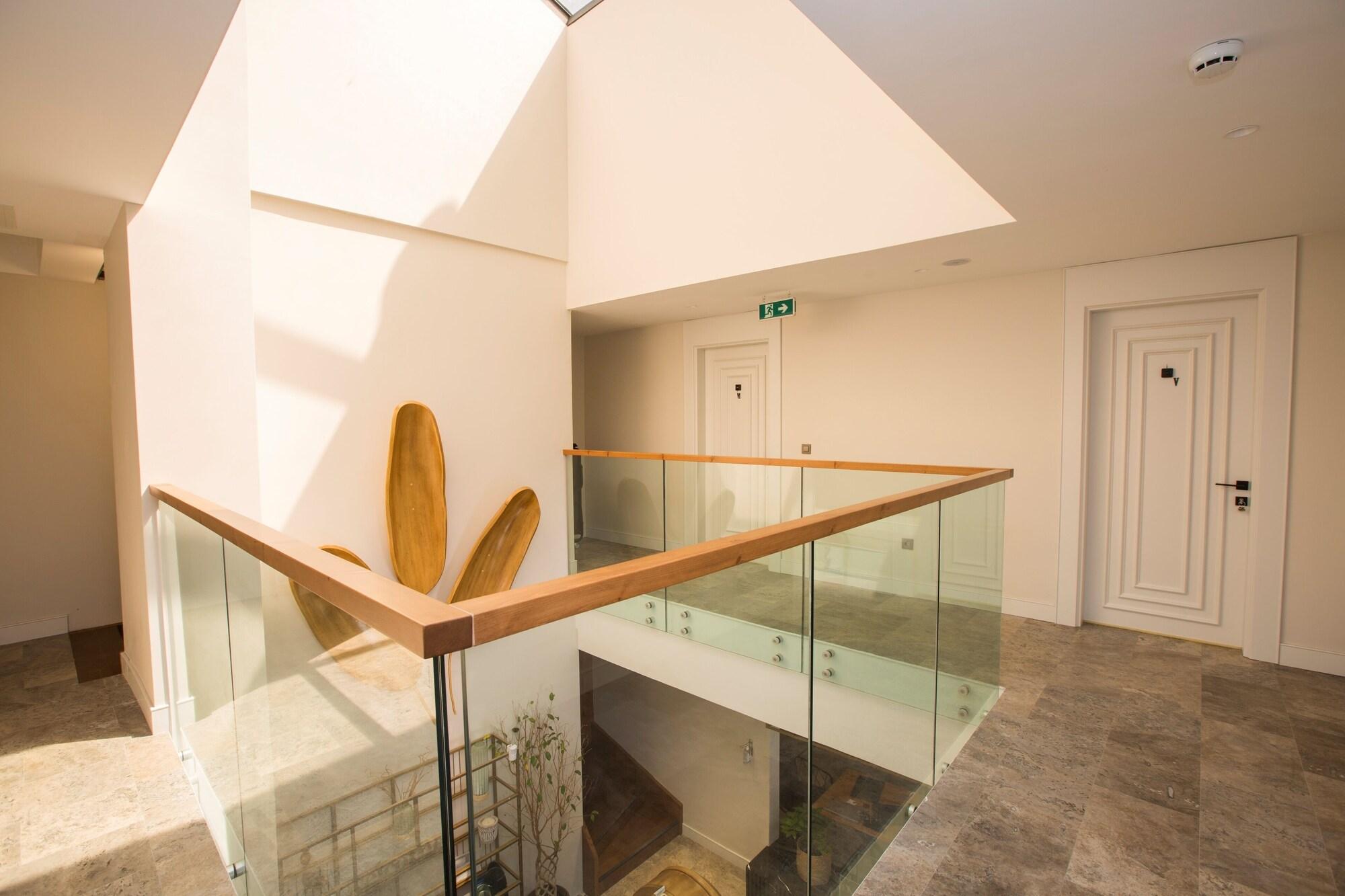 Vista Lobby Nilus Urla