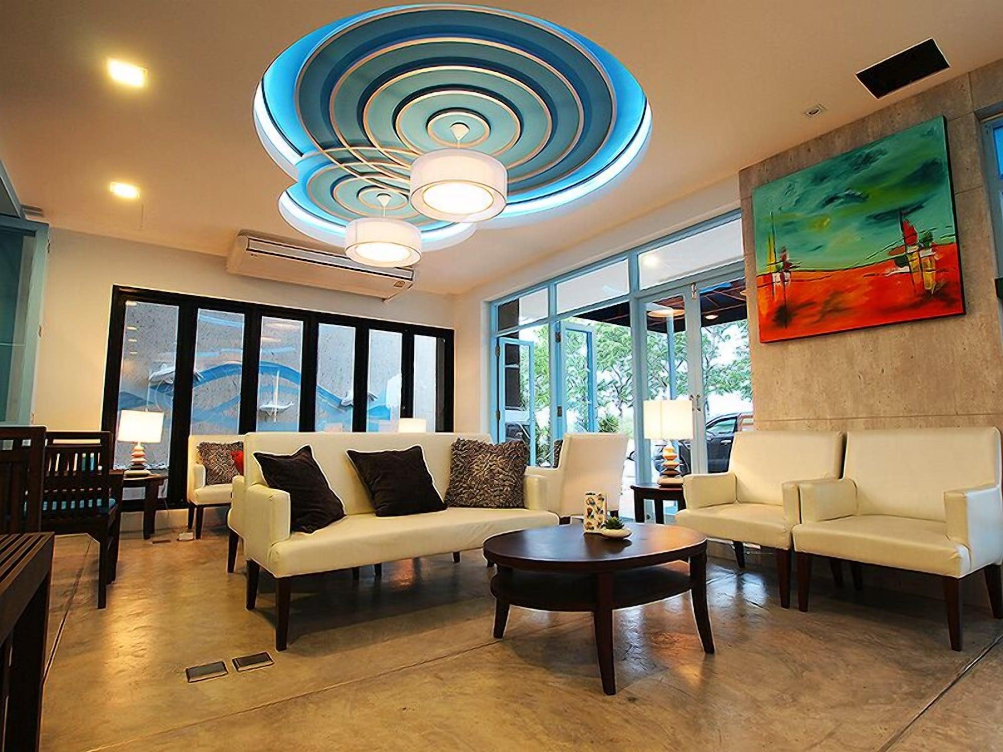 Varios Apo Hotel