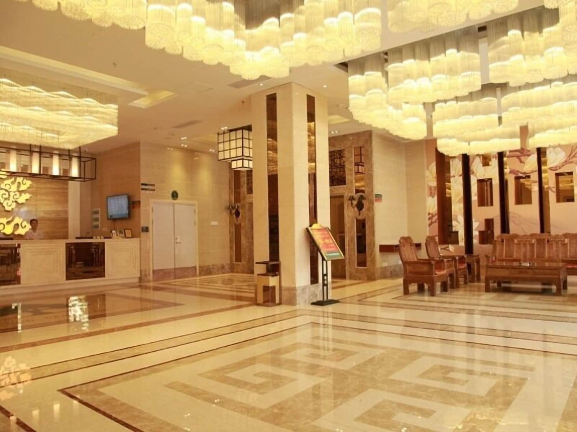 Varios GreenTree Inn Huizhou Chenjiang Intercity Rail Station Hotel