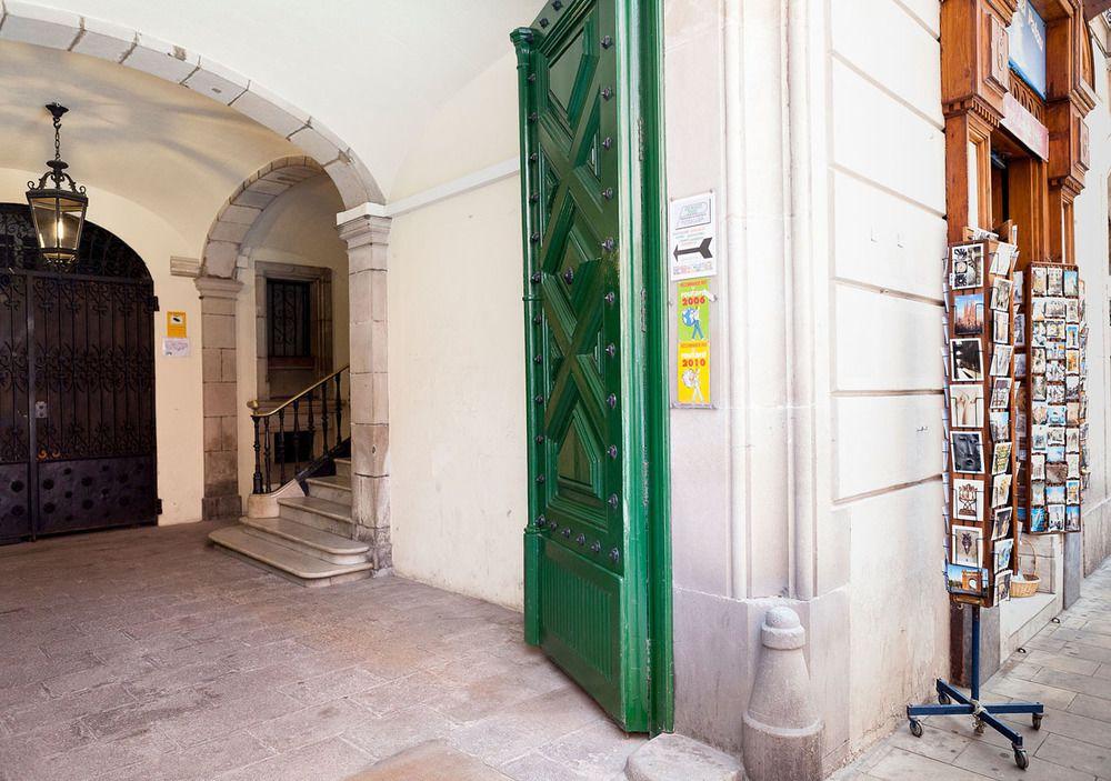 Vista Exterior Hostal Pensio 2000