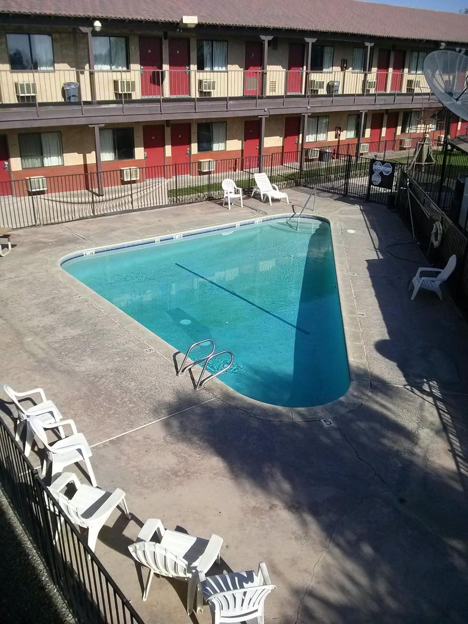 Instalaciones Recreativas Best Economy Inn n Suites