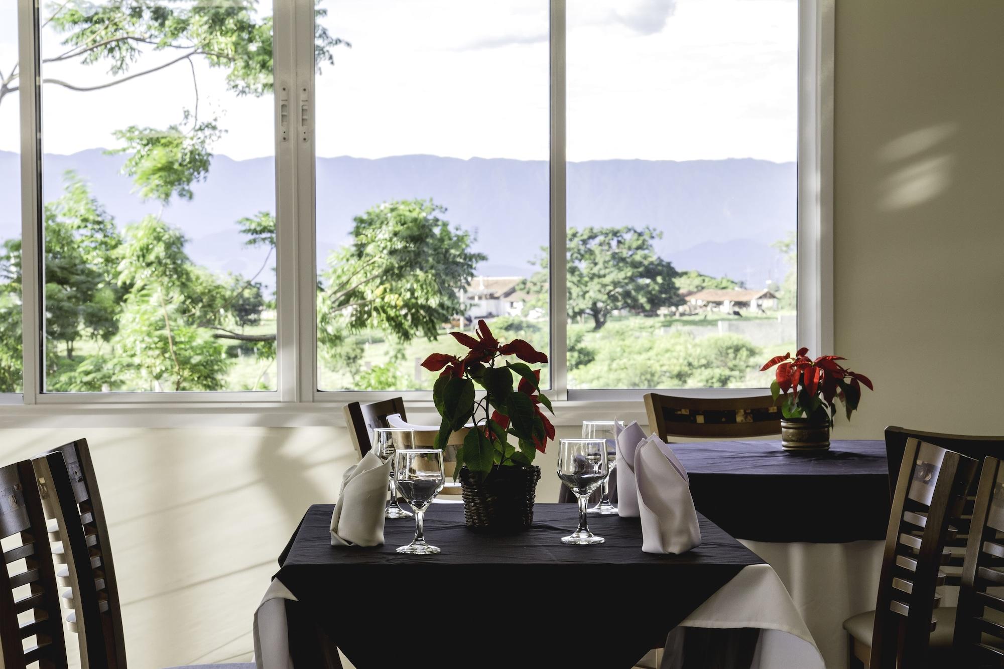 Restaurant Colonial Plaza Hotel