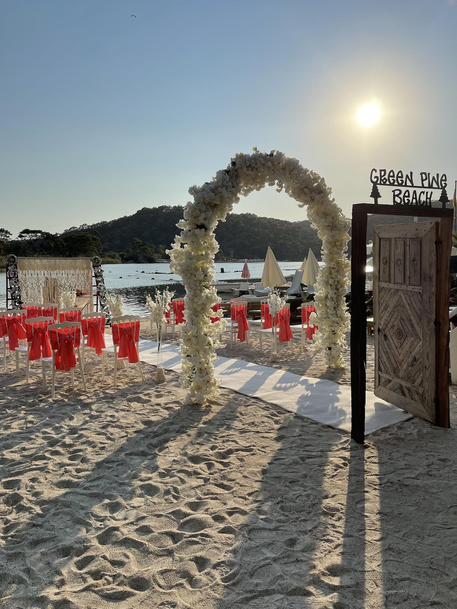 Vista Exterior Green Pine Beach & Bungalows