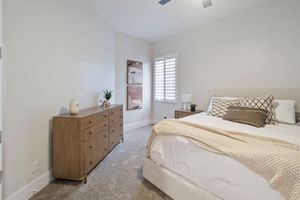 Alquiler Vacacional - This GORGEOUS custom home is located on 3/4 acre waterfront in Gilbert Arizona