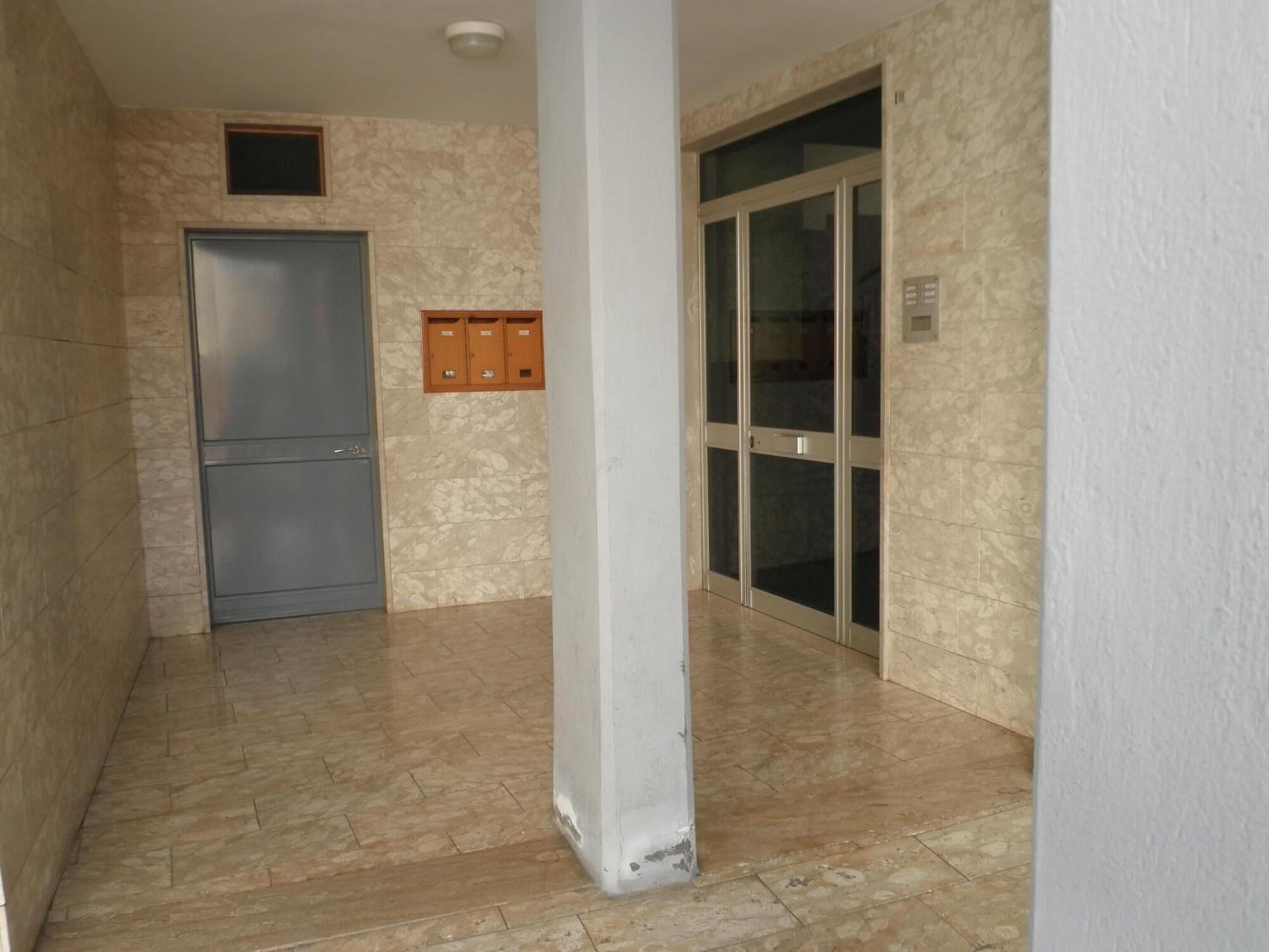 Vista Lobby Don Milani