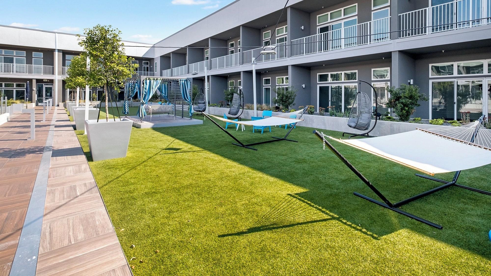 Vista Exterior Barsala At 20 Midtown