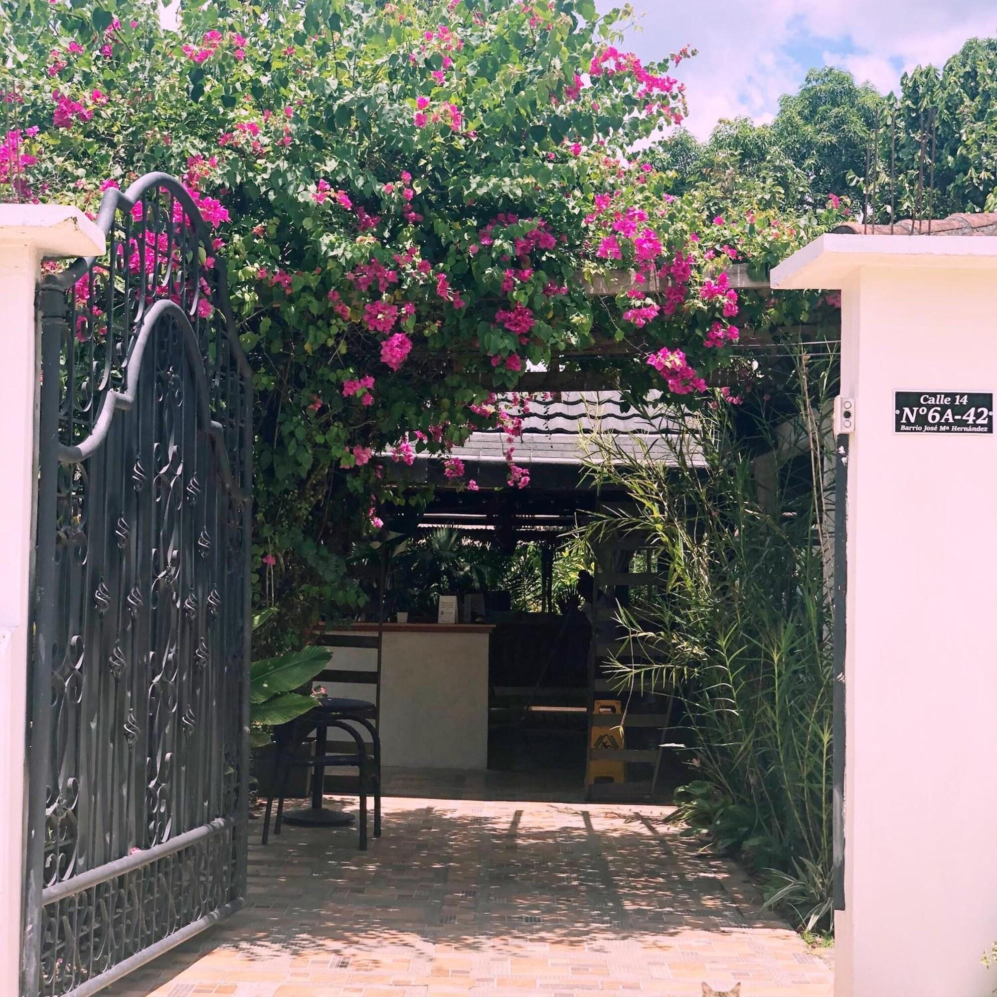 Vista Exterior Hotel Madreselva