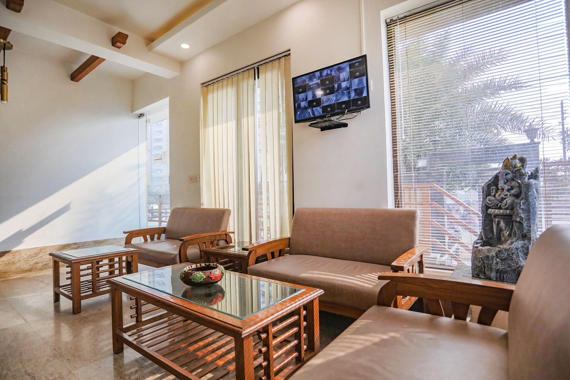 Vista Lobby FabHotel ASPL 44 Noida