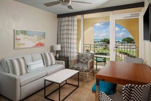 Alquiler Vacacional - Resort & Casino, 1 BR King bed, LR Queen sofa bed, full kitchen, on Eagle Beach.