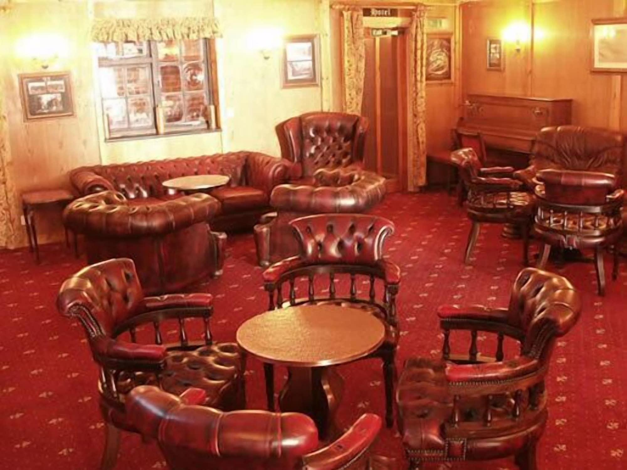 Bar/Salón Chequers Inn Hotel