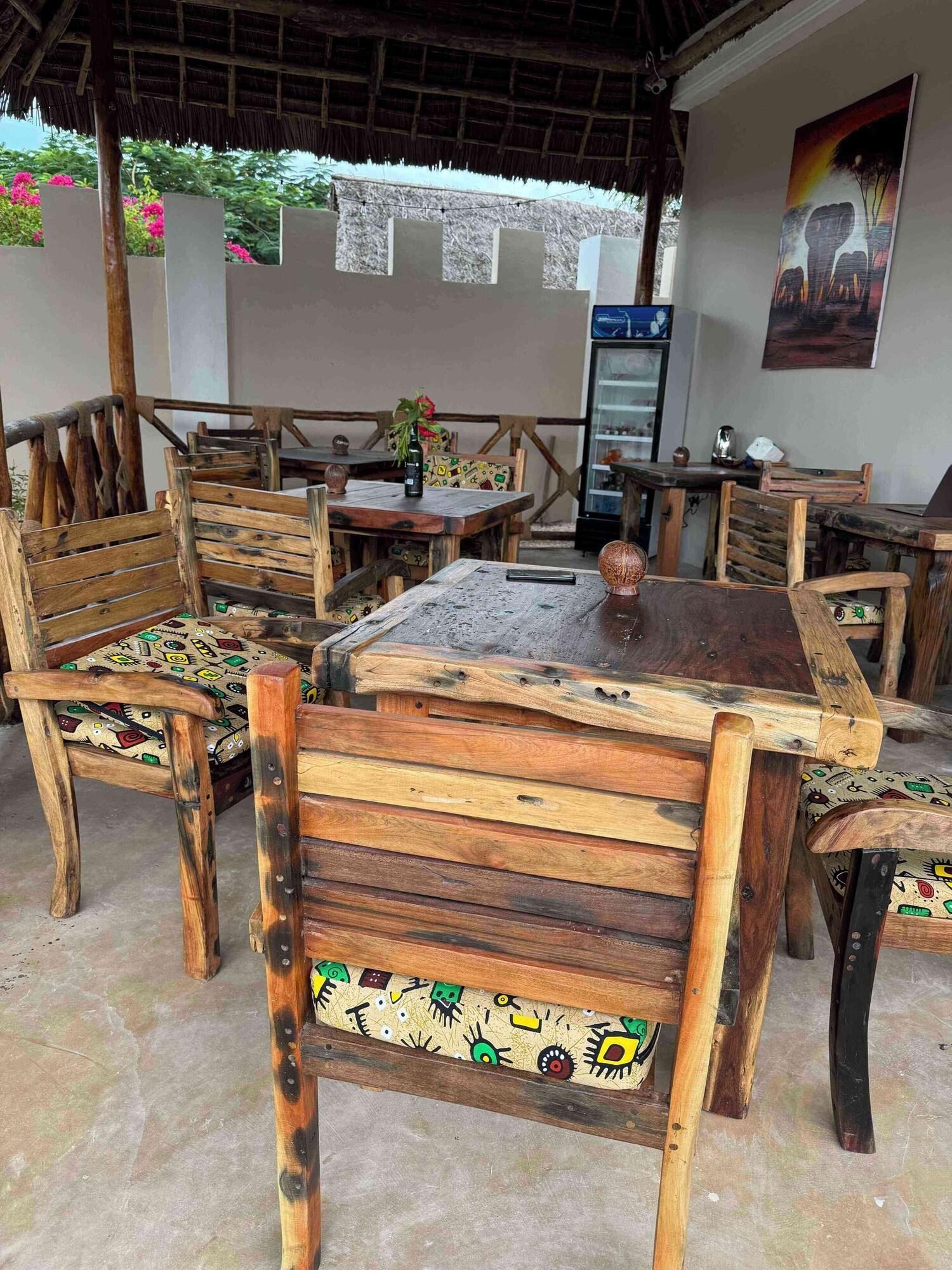 Restaurant VILLA PEACE AND COLOR