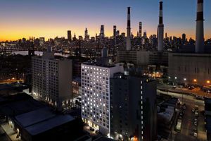 Alojamiento - DoubleTree by Hilton Long Island City, NY