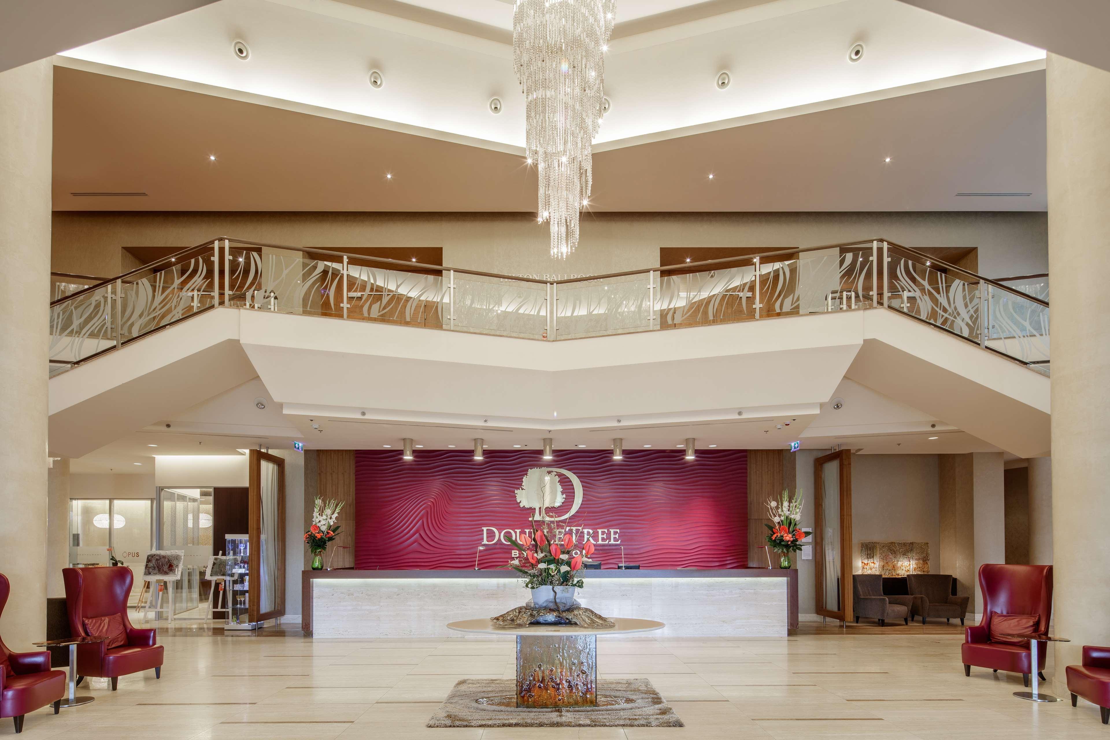 Vista Lobby DoubleTree by Hilton Bratislava