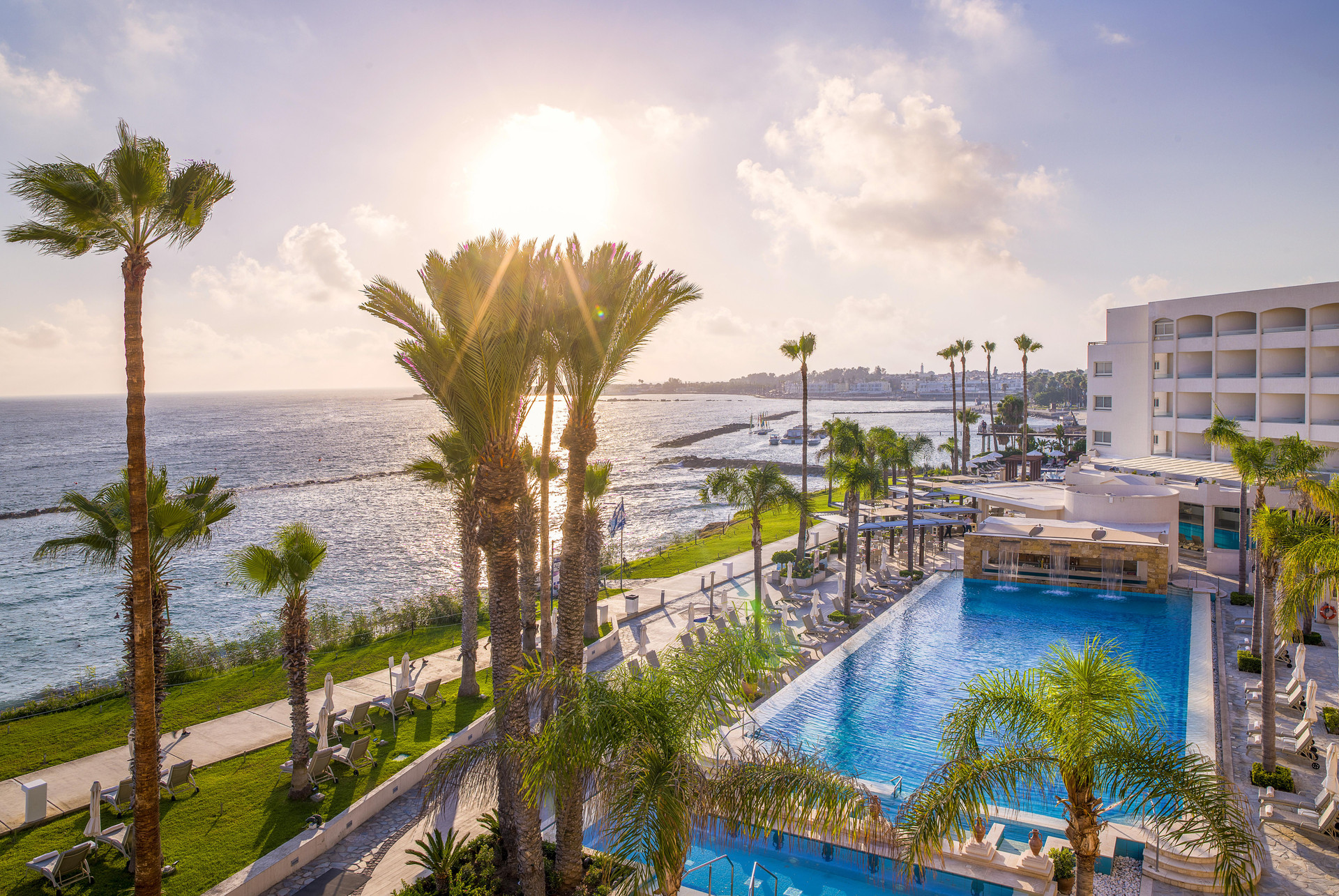 Vista Exterior Alexander The Great Beach Hotel