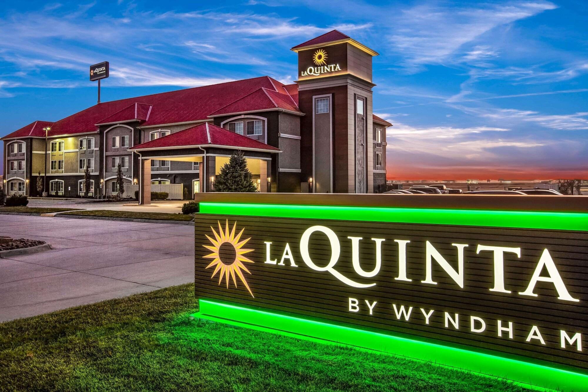 Vista Exterior La Quinta Inn & Suites by Wyndham North Platte
