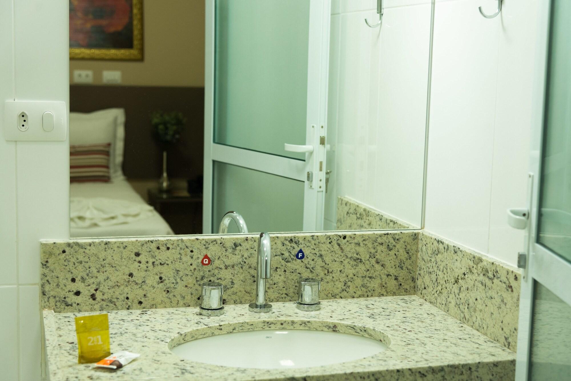 Equipamiento de Habitación Caligio Hotel