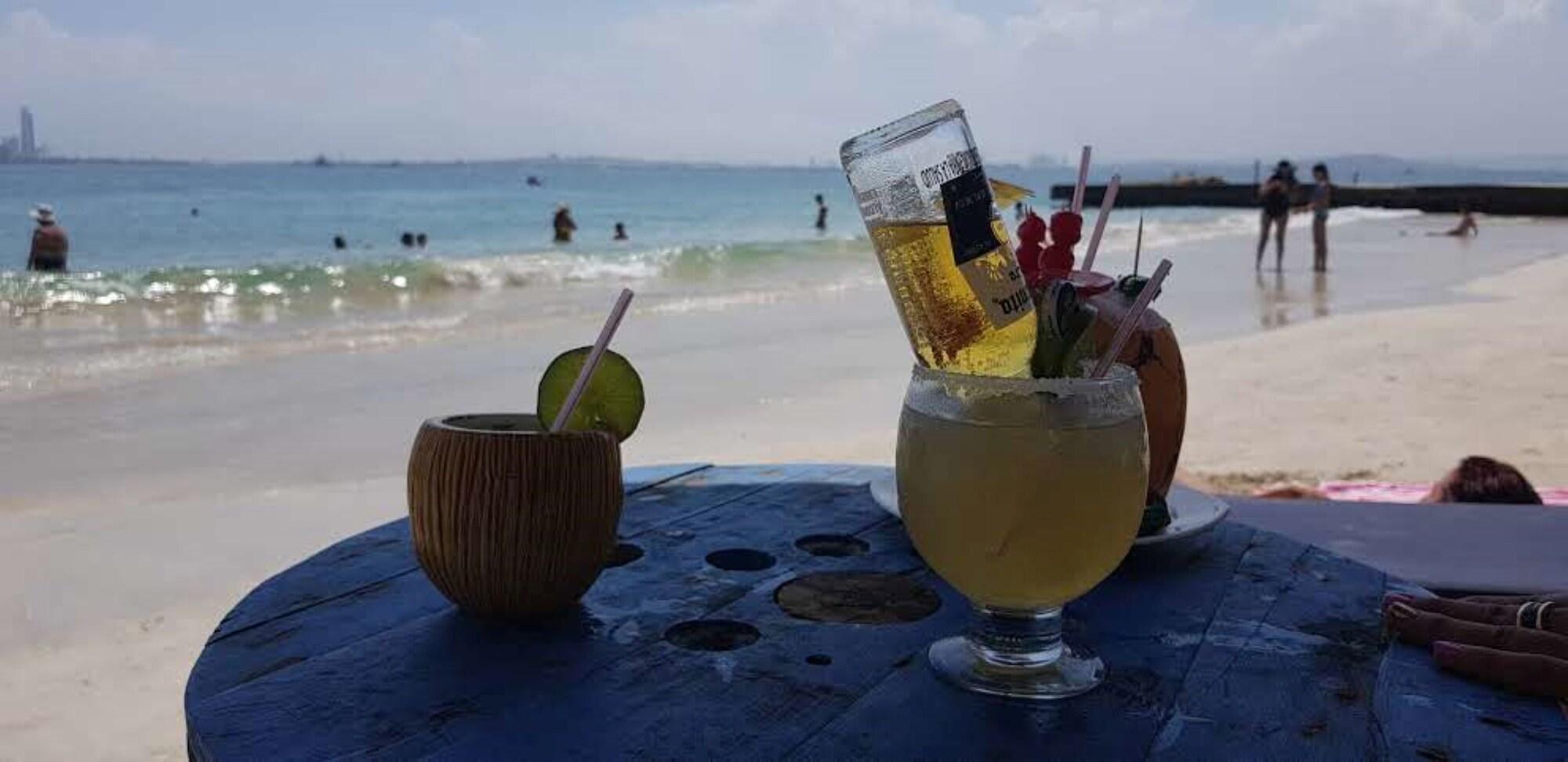 Bar/Salón Palmetto Sunset