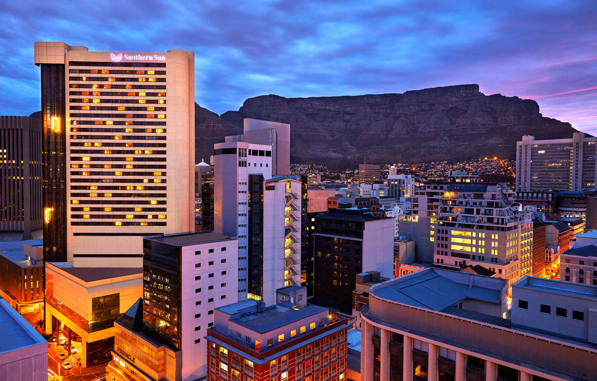 Vista Exterior Southern Sun Cape Sun