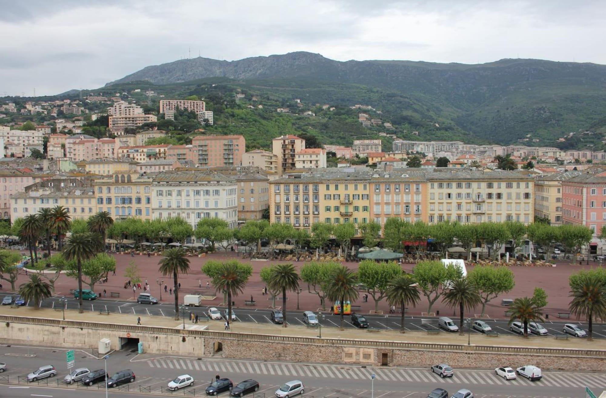 Varios Maison Bonaparte