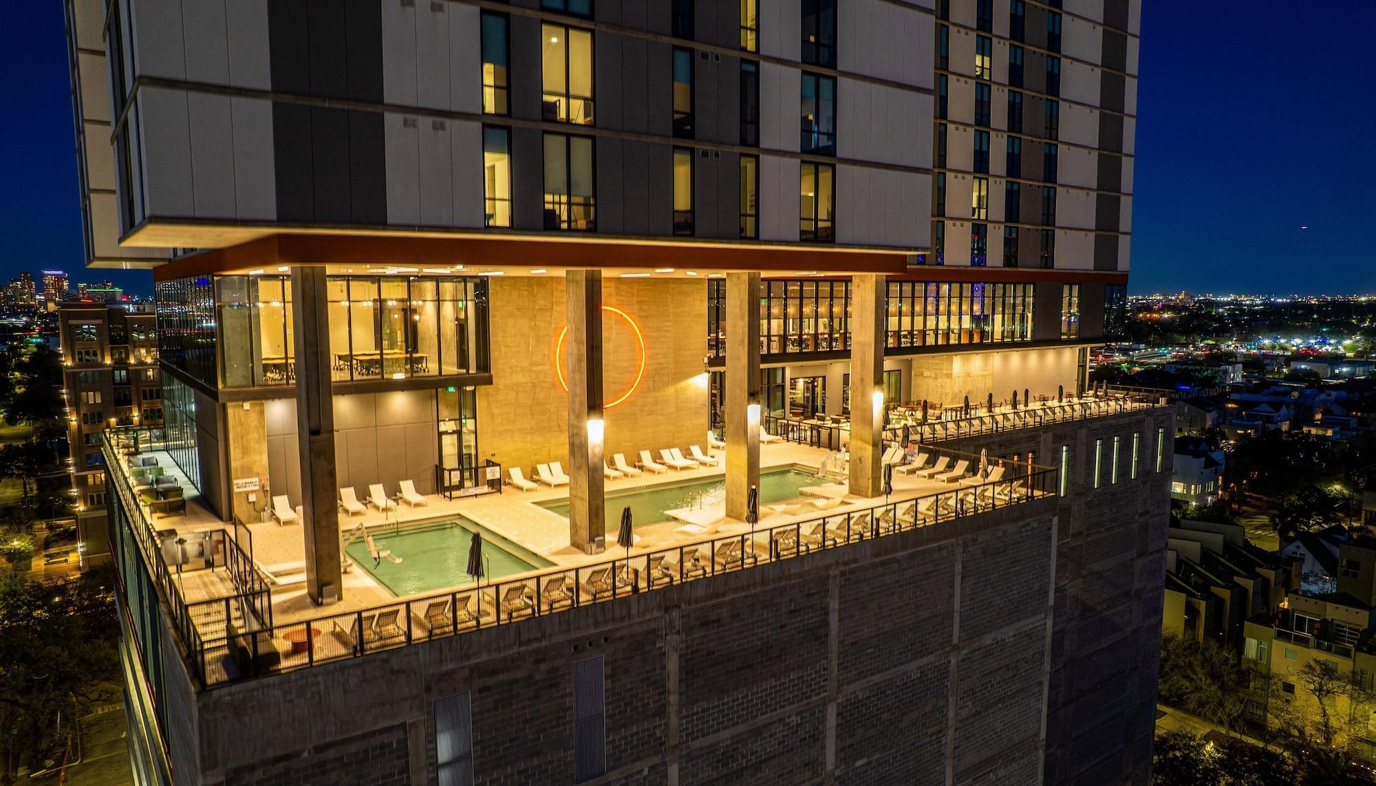 Vista Exterior Sentral Forme Houston