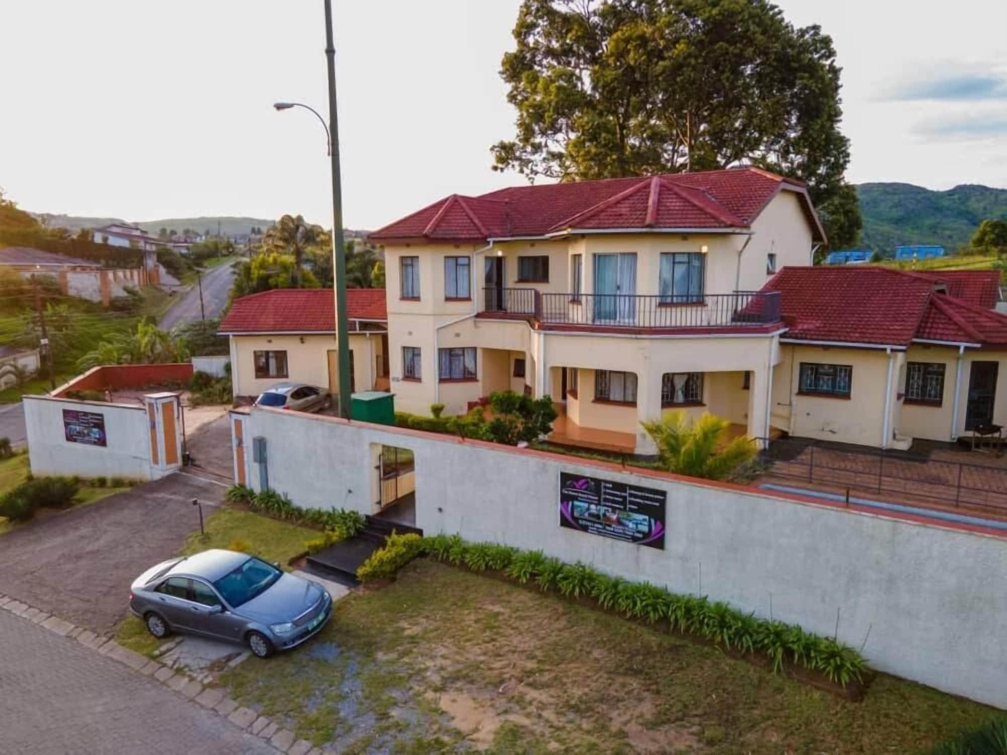 Vista Exterior THE HAVEN GUEST HOUSE THEMBELIHLE