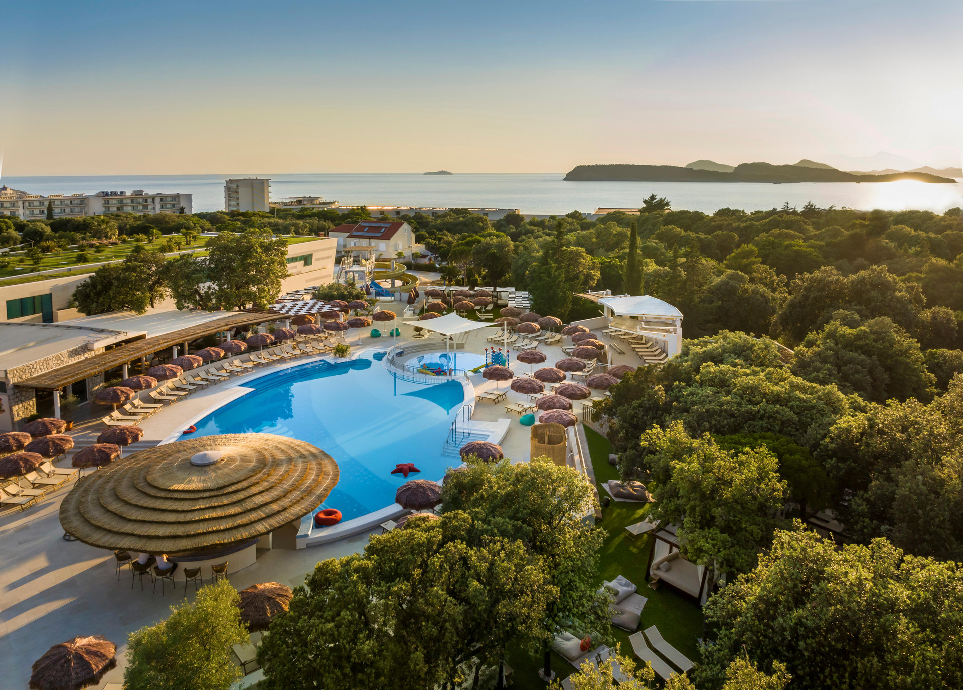 Vista Exterior Valamar Tirena Hotel