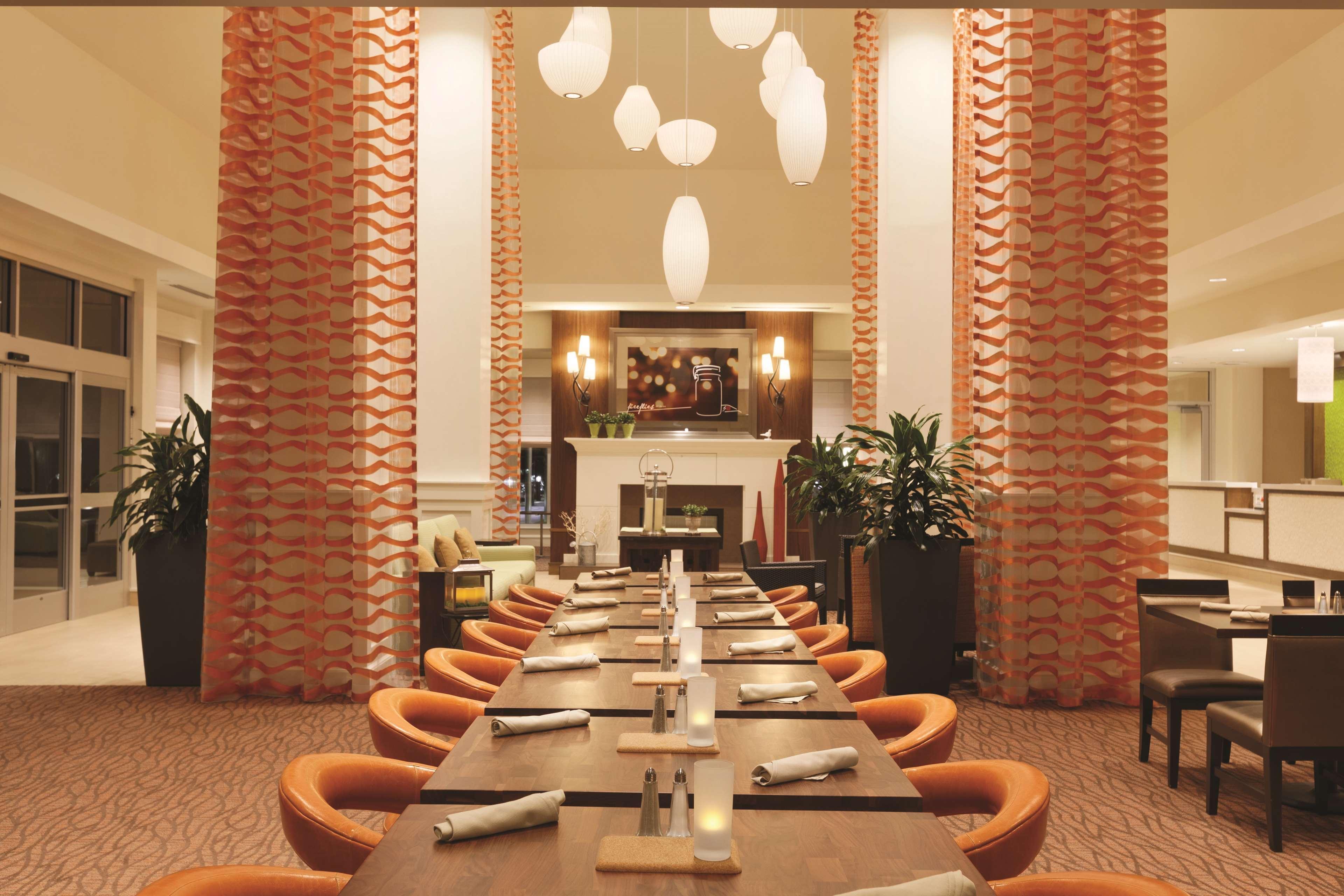 Restaurant Hilton Garden Inn Boston Logan Airport