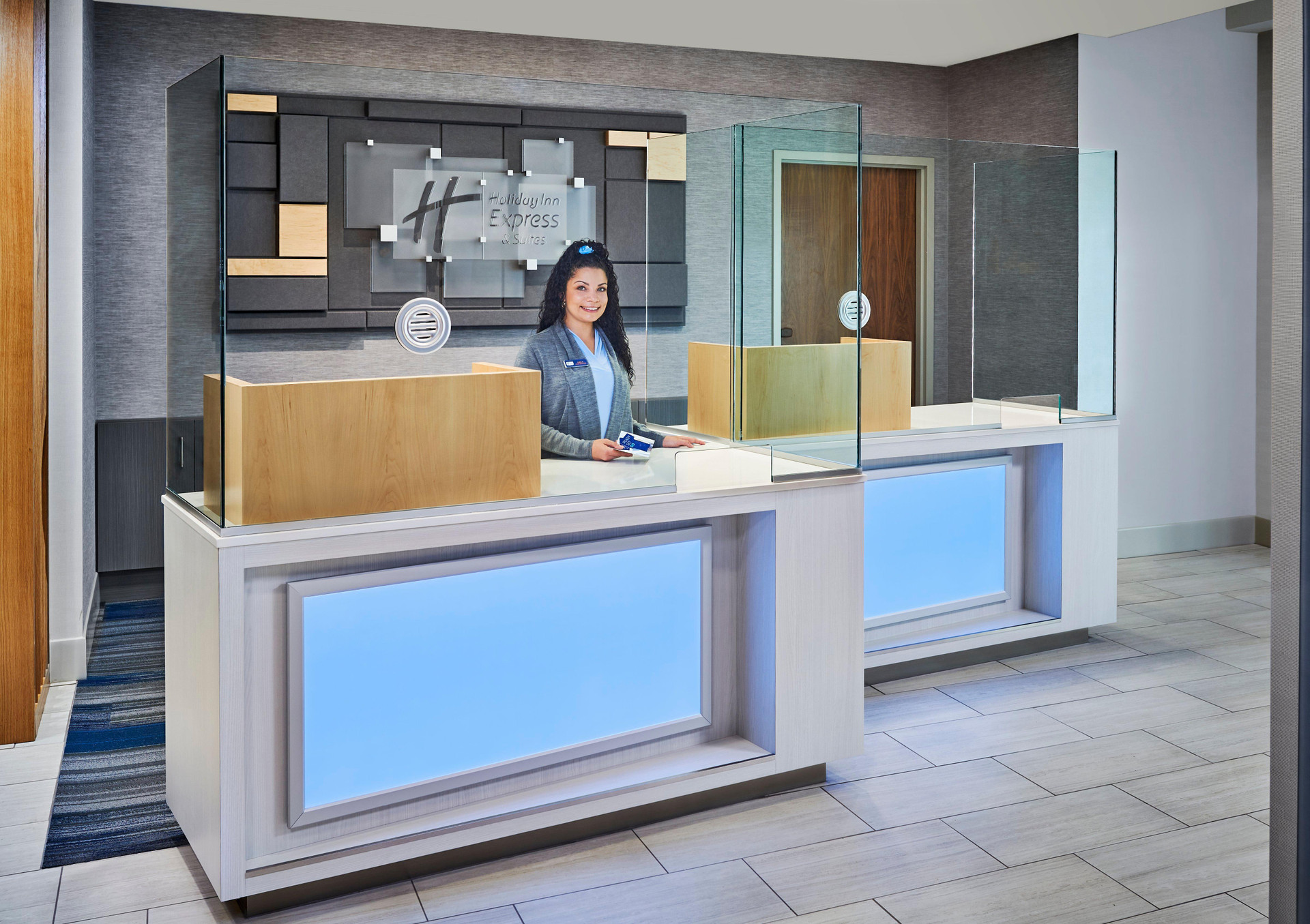 Vista Lobby Holiday Inn Express & Suites Windsor East - Lakeshore by IHG