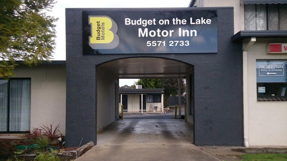 Varios Budget on the Lake