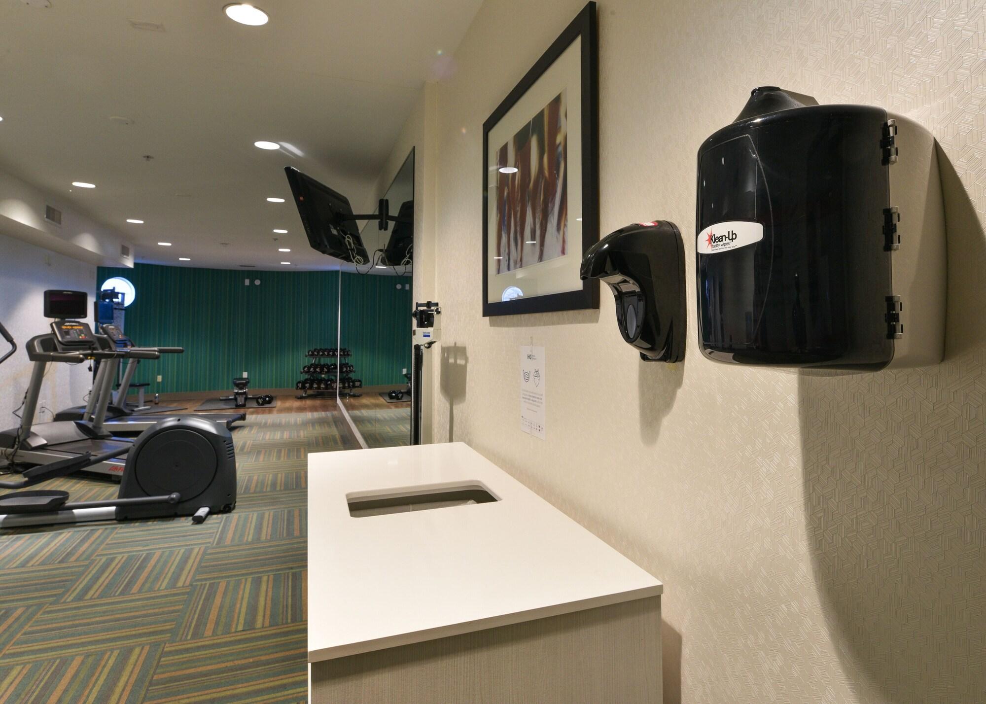 Gimnasio Holiday Inn Express & Suites Corona by IHG