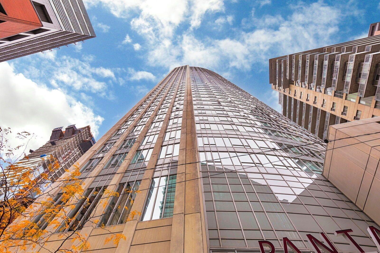 Varios Grand Belmont Suites