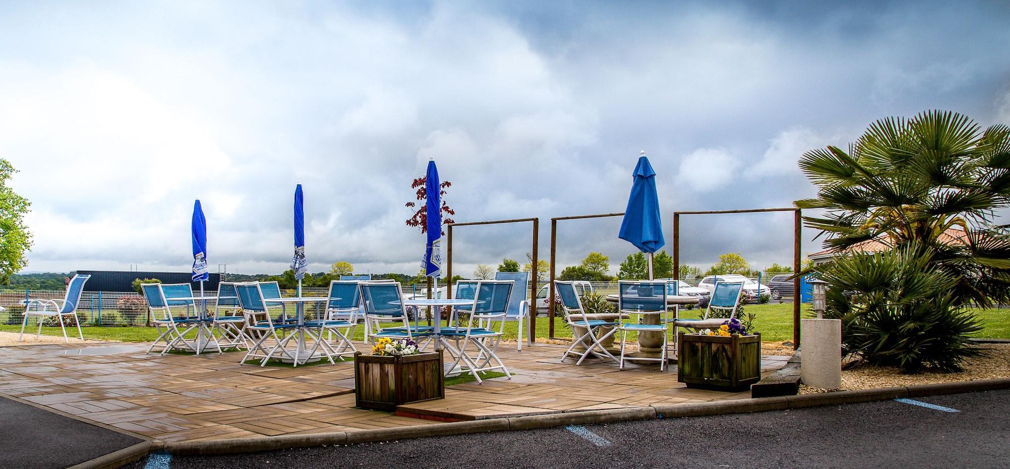 Bar/Salón Brit Hotel Azur - Cholet