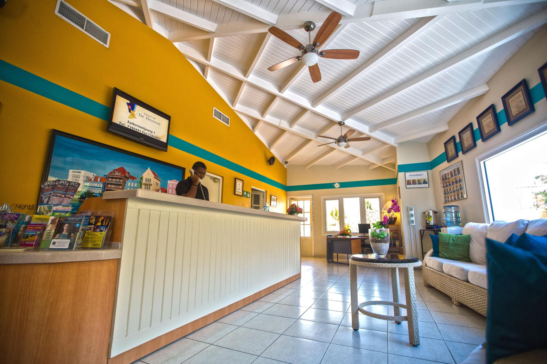 Vista Lobby The Royal Sea Aquarium Resort