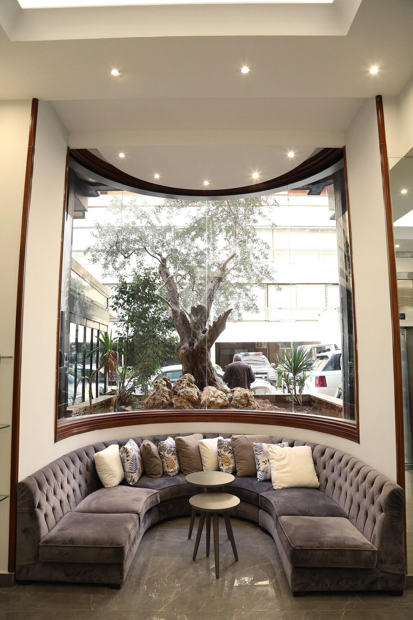 Vista Lobby Verdun Suites Hotel