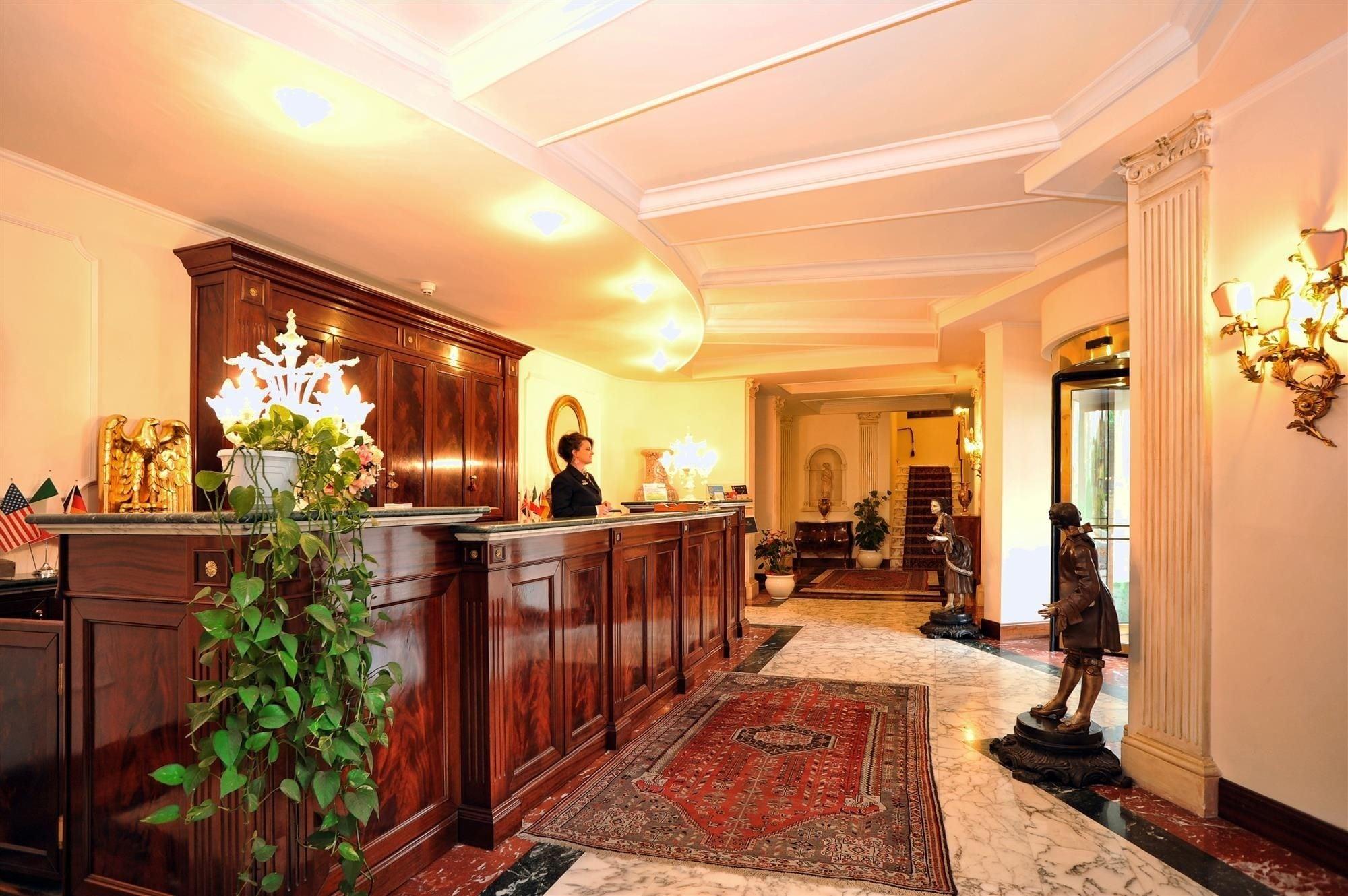 Vista Lobby Hotel Royal