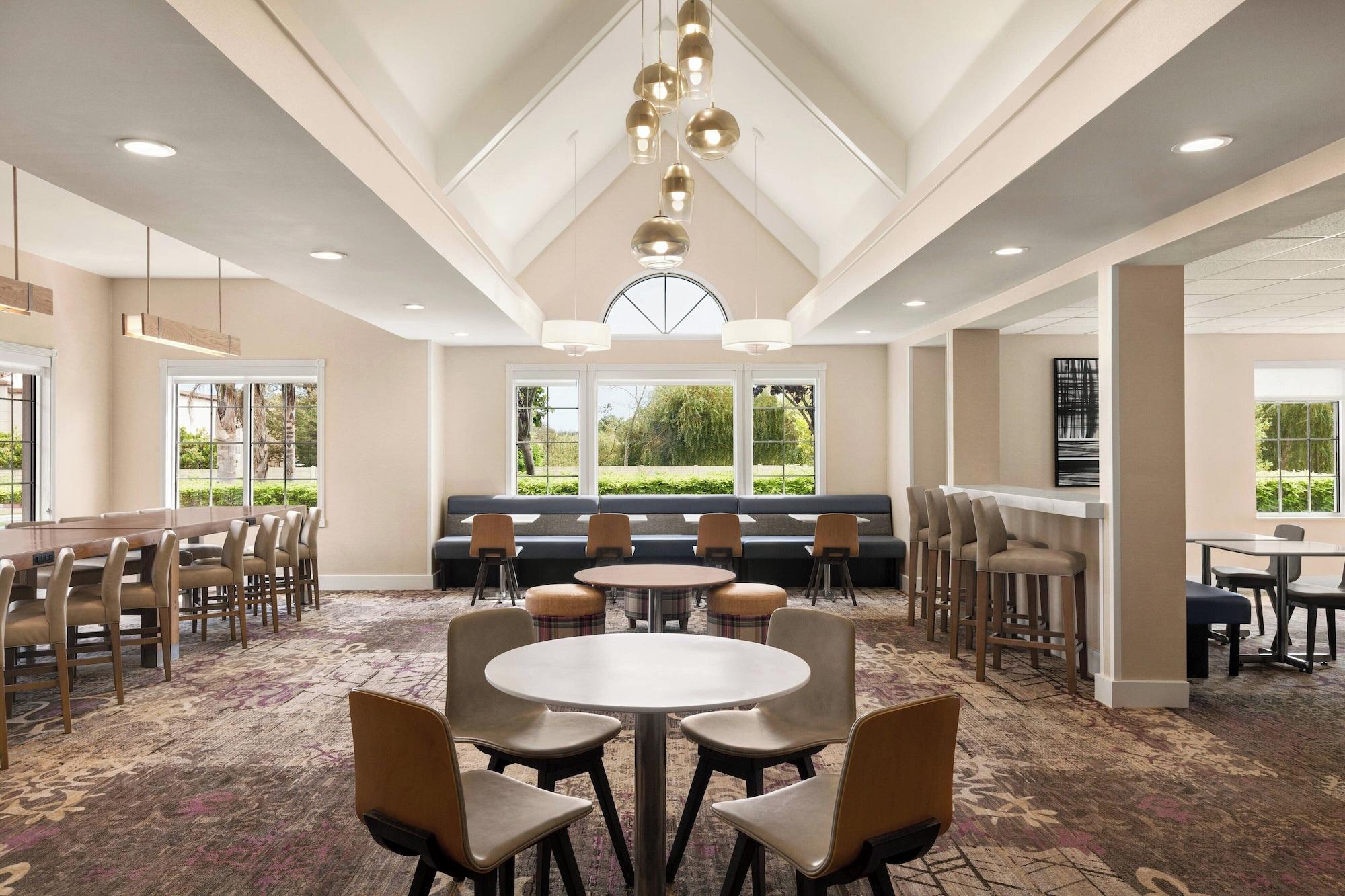 Vista Lobby Residence Inn by Marriott Salinas Monterey