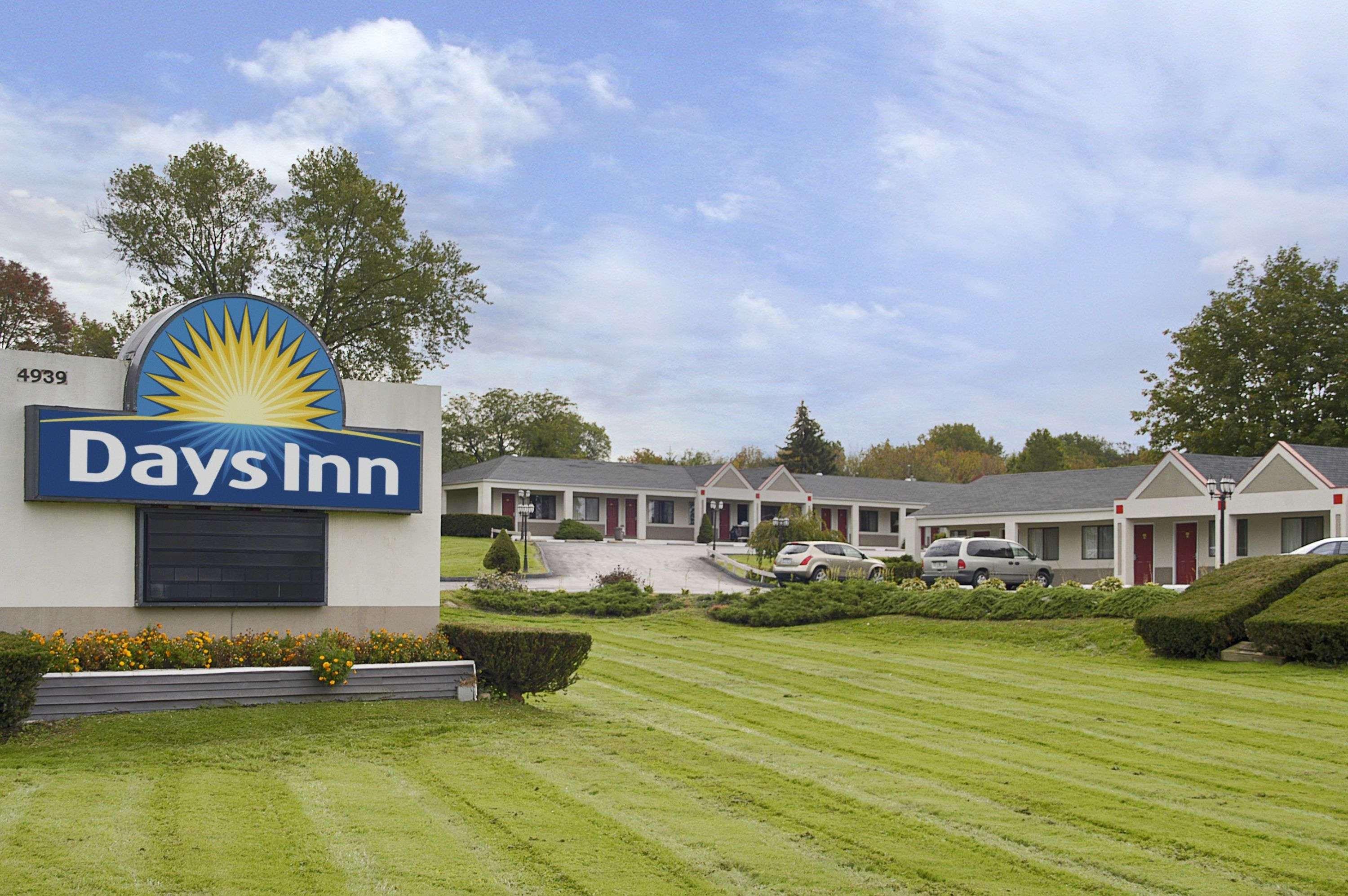 Vista Exterior Days Inn by Wyndham Middletown