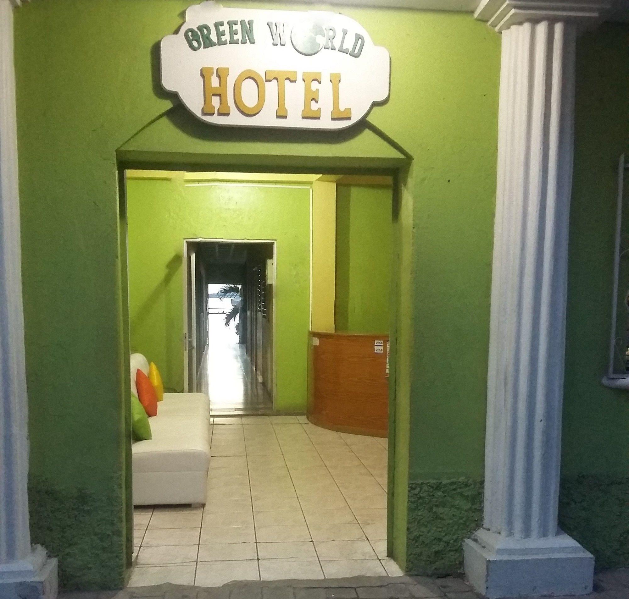 Vista Exterior Green World The Hostel