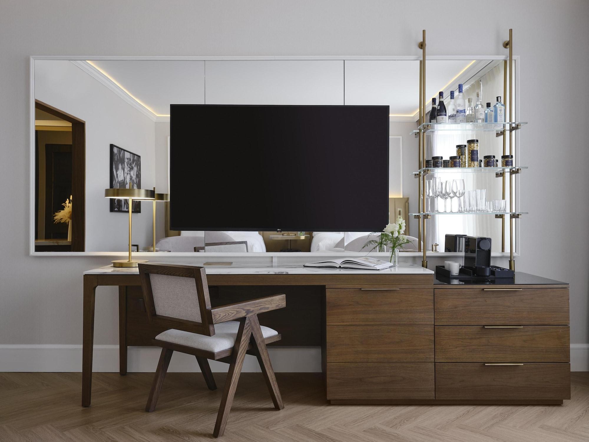 Habitación Vogue Hotel Montreal Downtown, Curio Collection by Hilton