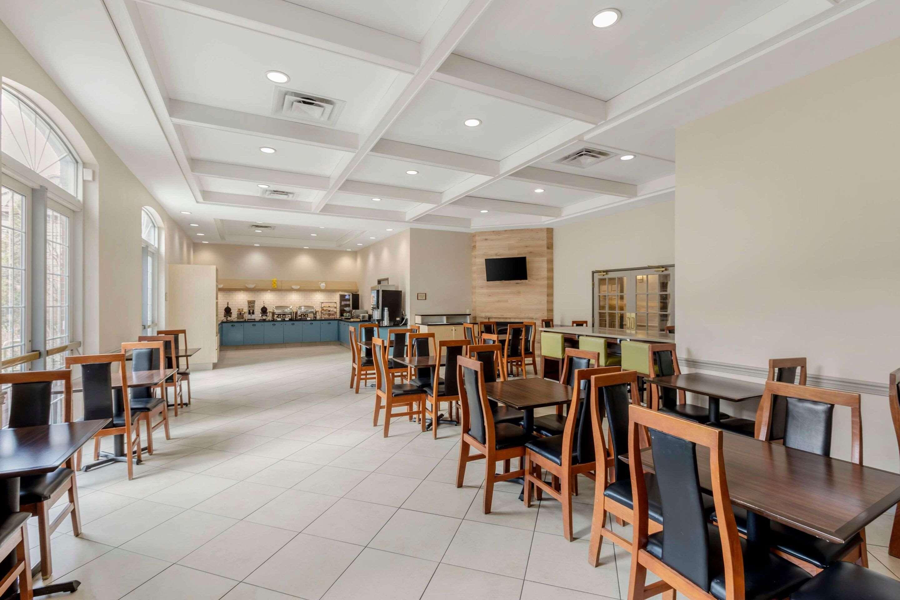 Restaurant Country Inn & Suites by Radisson, Elk Grove Village/Itasca
