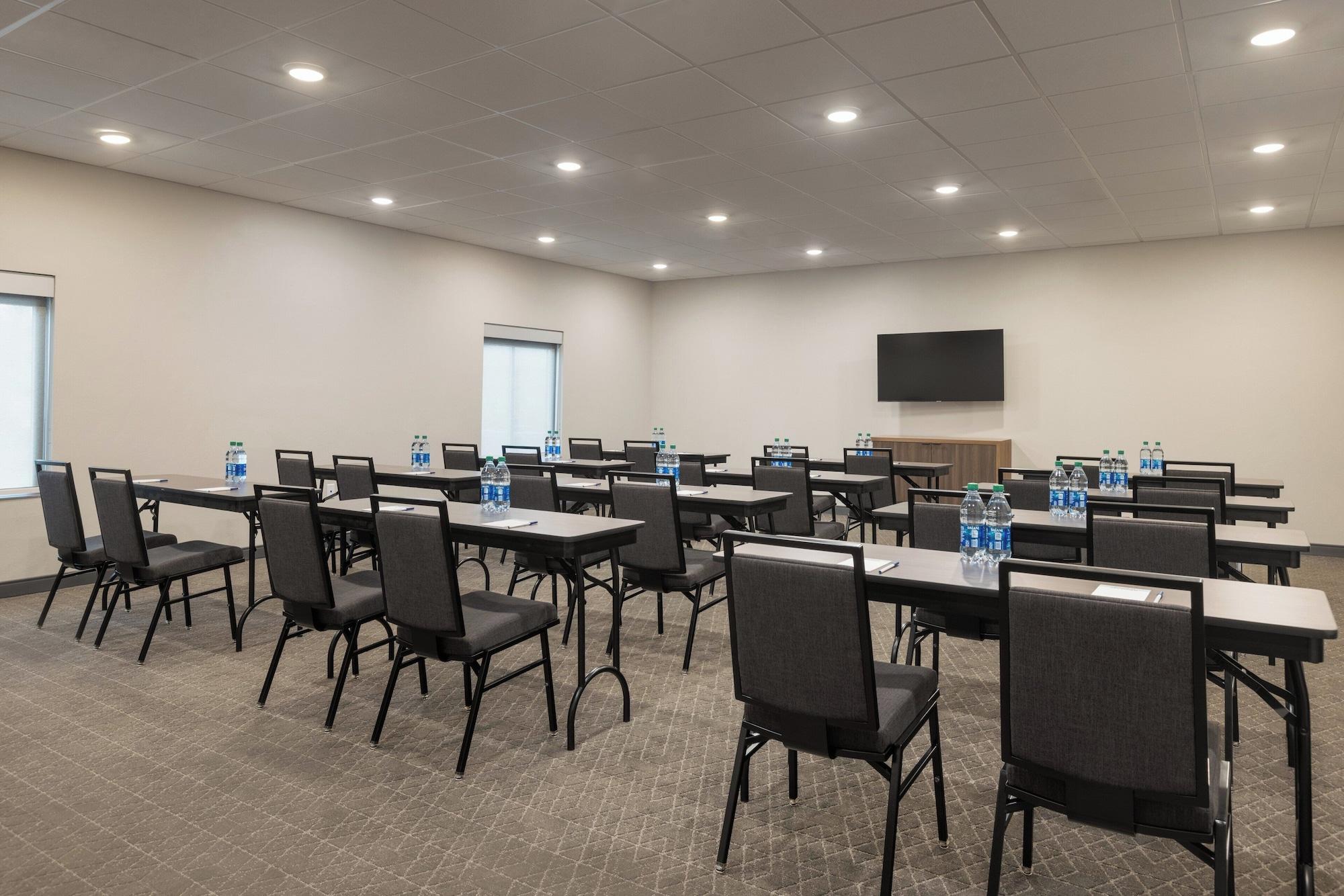 Sala de Reuniones Holiday Inn Express & Suites Charlotte Airport Area by IHG