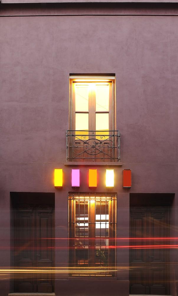 Varios Babel Boutique