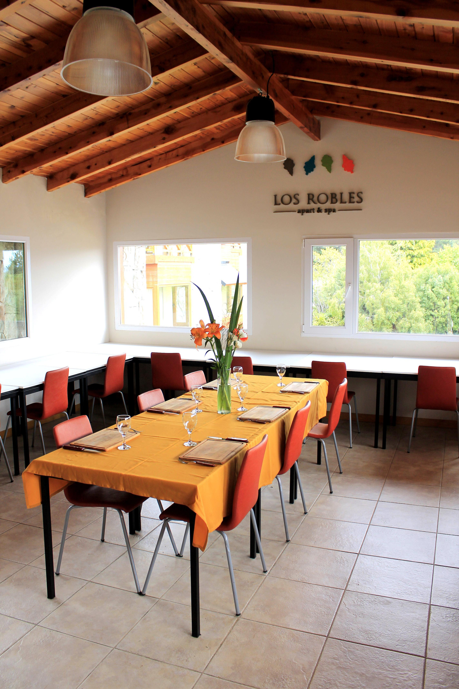 Restaurant Los Robles Apart & Spa